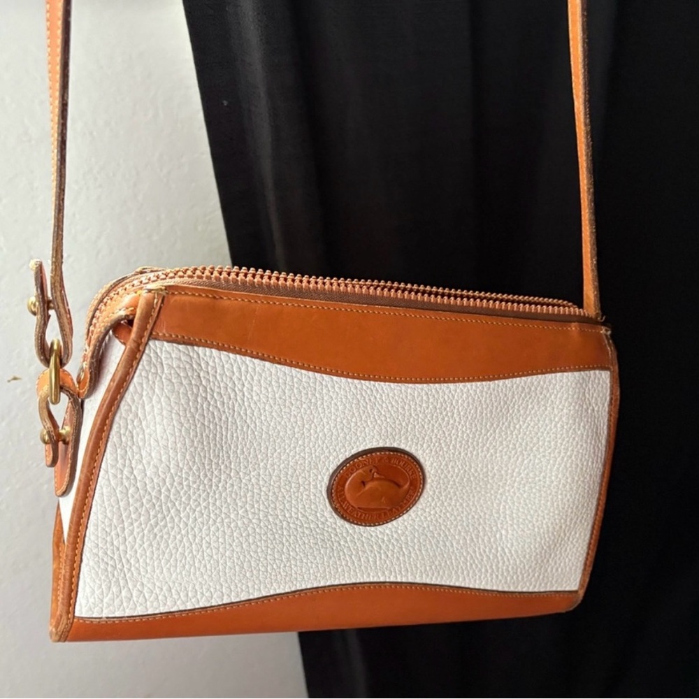 Classic White and Tan dooney & bourke Crossbody Bag